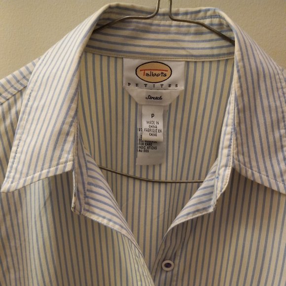 BUTTON DOWN COLLARED BLOUSE  Petite Size Small - Picture 3 of 3